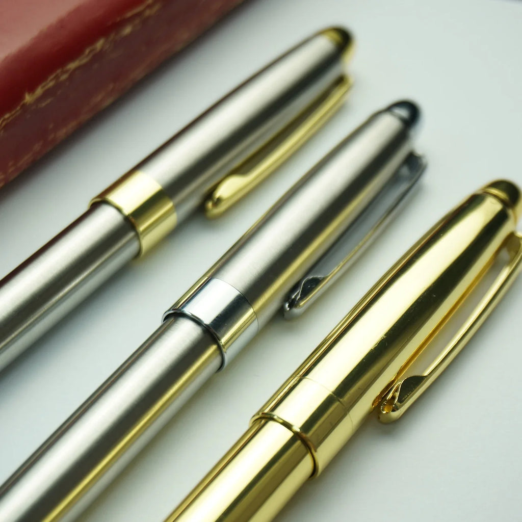 Elegant Signature Ballpoint Pen – Smooth Writing Gift Pen for Men & Women